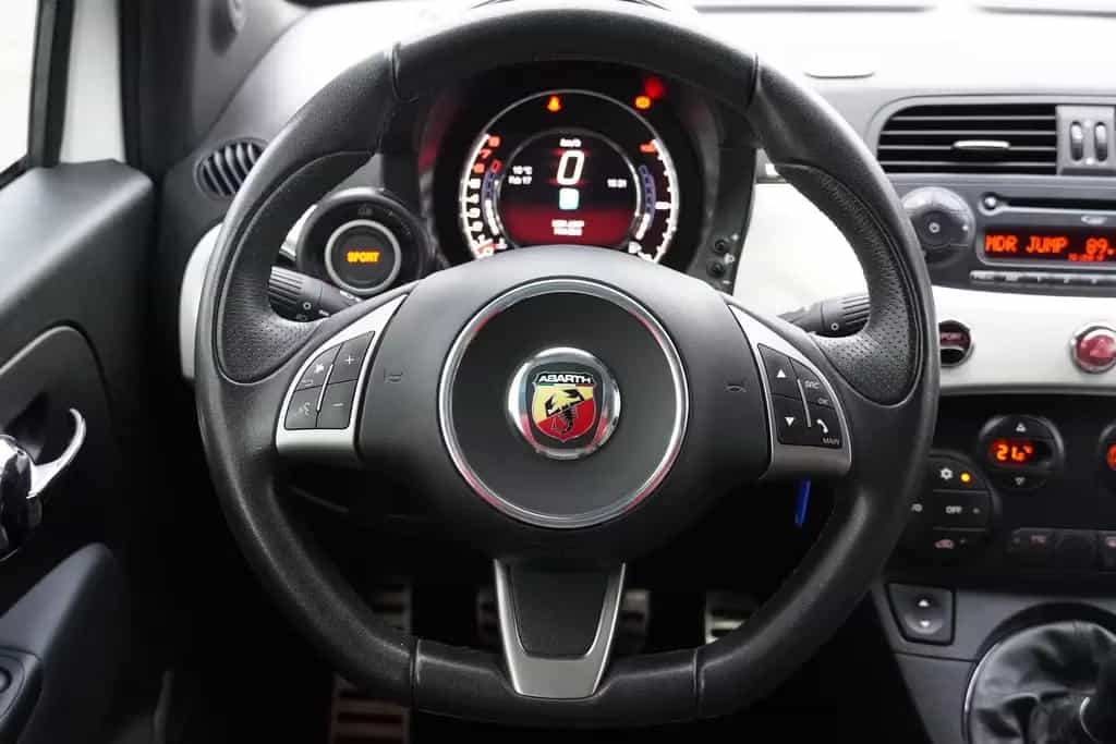 Abarth 595 1.4 Turismo Bi-Xenon Klimaaut. Panorama PDC 06/2016-photo-15