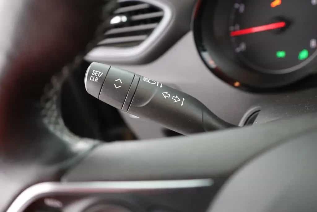 Opel Crossland 1.2 120 Jahre Kamera Winterpaket AHK 09/2019-photo-17