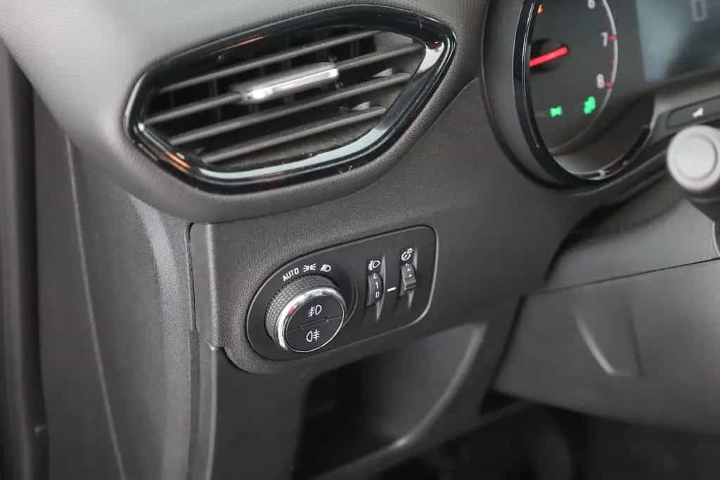Opel Crossland 1.2 120 Jahre Kamera Winterpaket AHK 09/2019-photo-19