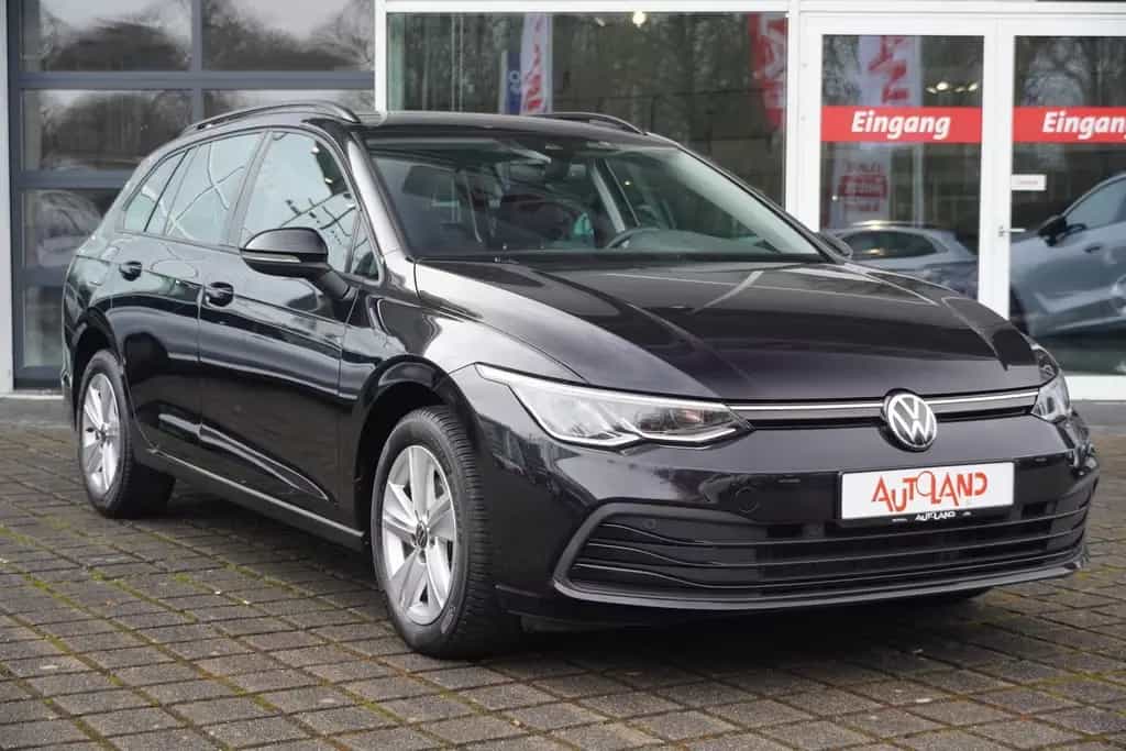 Volkswagen Golf VIII Variant 1.0 Life LED Klimaaut. DAB USB 06/2022-photo-0