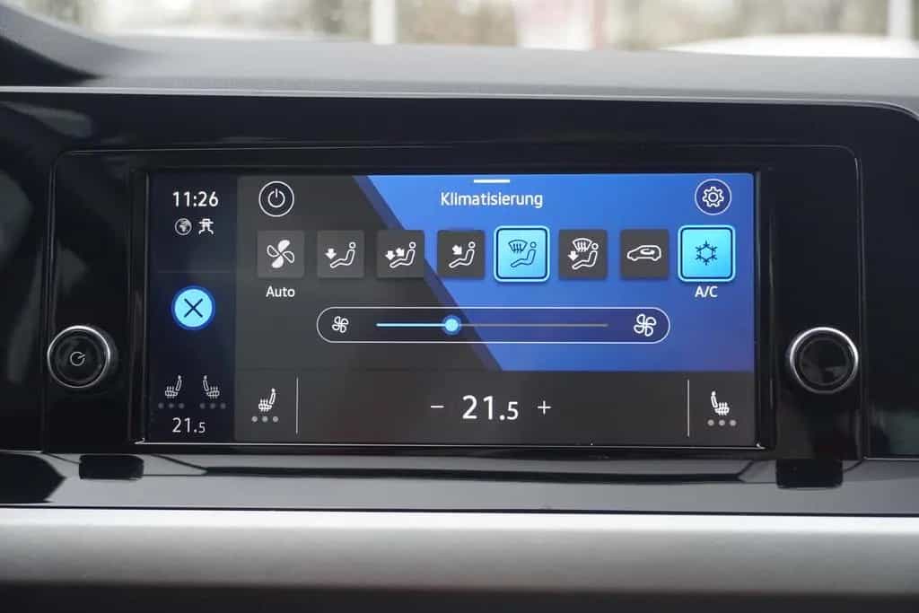 Volkswagen Golf VIII Variant 1.0 Life LED Klimaaut. DAB USB 06/2022-photo-14