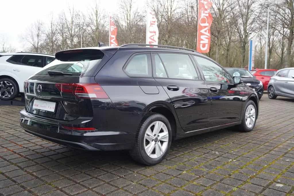 Volkswagen Golf VIII Variant 1.0 Life LED Klimaaut. DAB USB 06/2022-photo-2