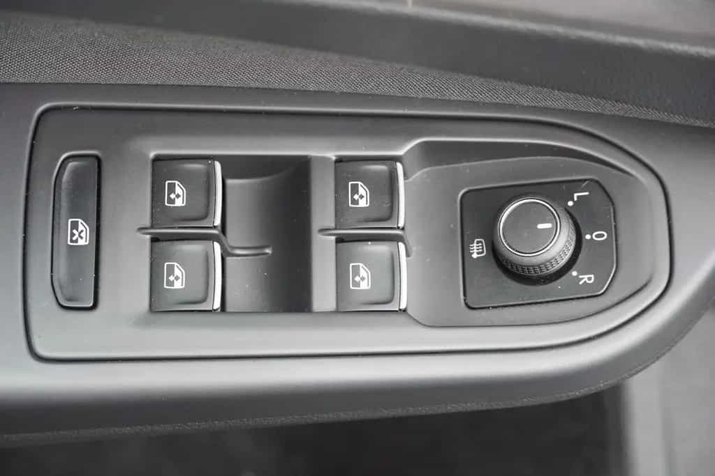 Volkswagen Golf VIII Variant 1.0 Life LED Klimaaut. DAB USB 06/2022-photo-27
