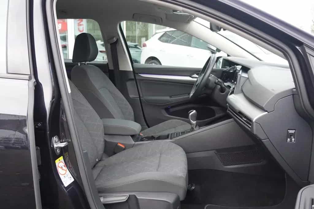 Volkswagen Golf VIII Variant 1.0 Life LED Klimaaut. DAB USB 06/2022-photo-29