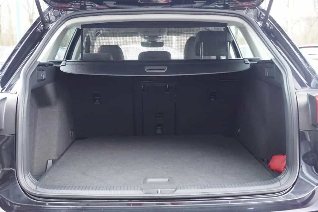 Volkswagen Golf VIII Variant 1.0 Life LED Klimaaut. DAB USB 06/2022-photo-32