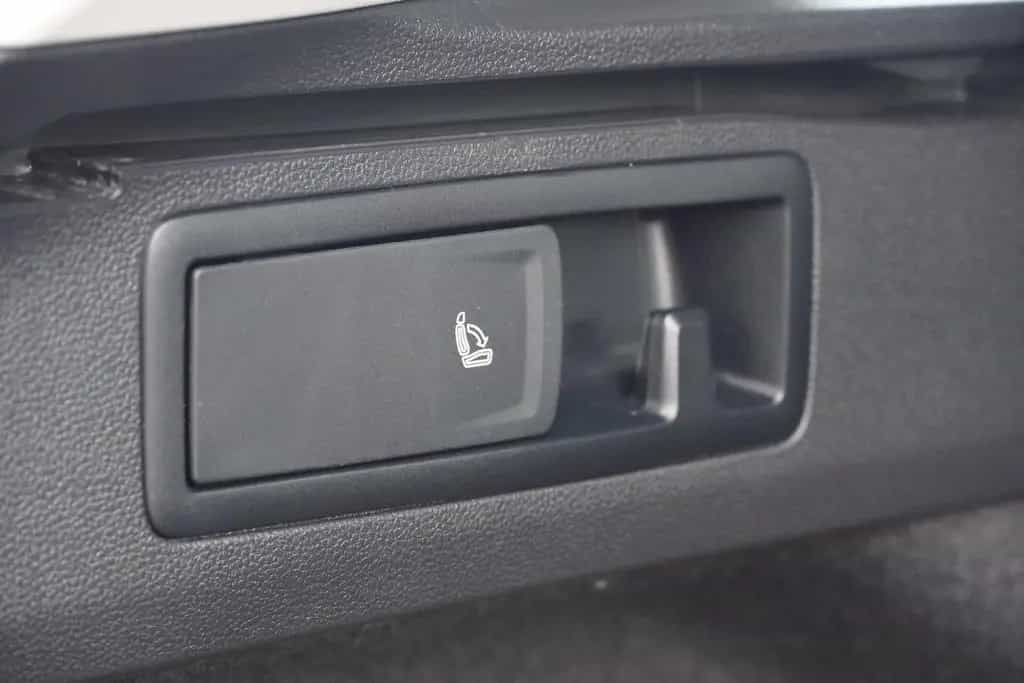 Volkswagen Golf VIII Variant 1.0 Life LED Klimaaut. DAB USB 06/2022-photo-33