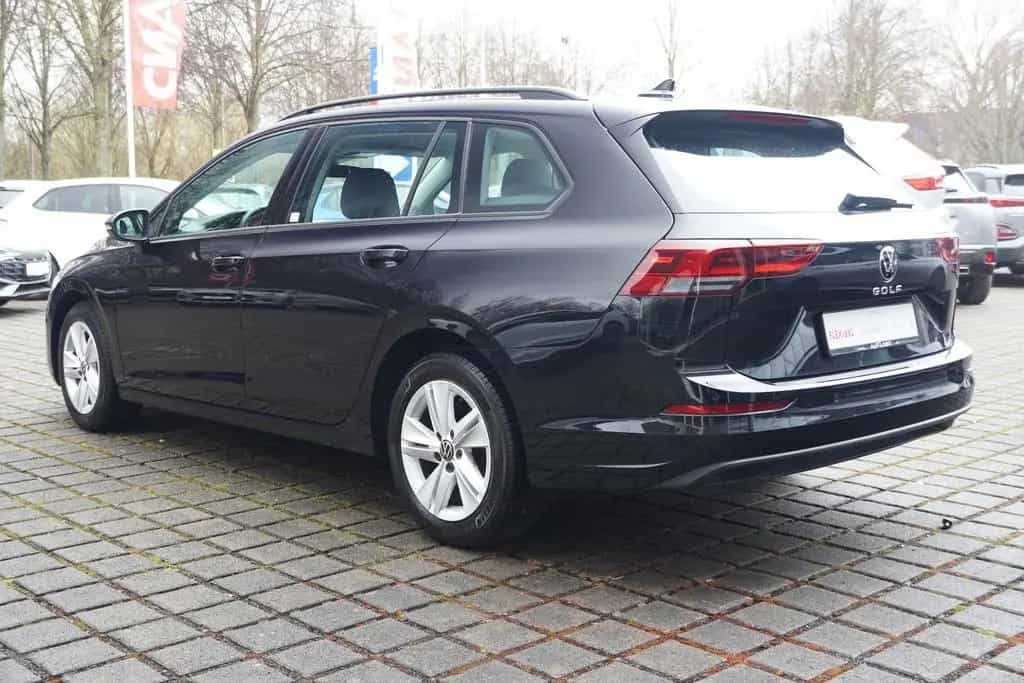 Volkswagen Golf VIII Variant 1.0 Life LED Klimaaut. DAB USB 06/2022-photo-4