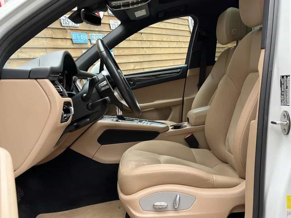 Porsche Macan Pano Navi SHZ LED Kamera 06/2020-photo-16