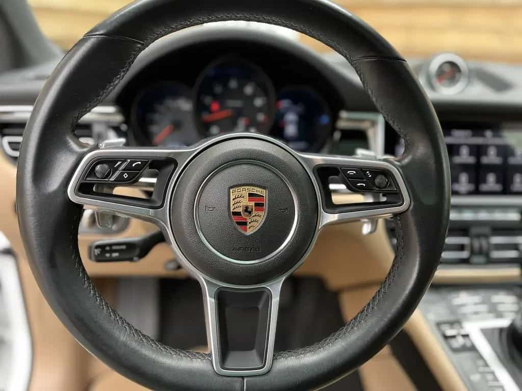 Porsche Macan Pano Navi SHZ LED Kamera 06/2020-photo-18