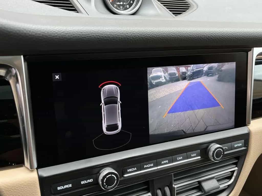Porsche Macan Pano Navi SHZ LED Kamera 06/2020-photo-22