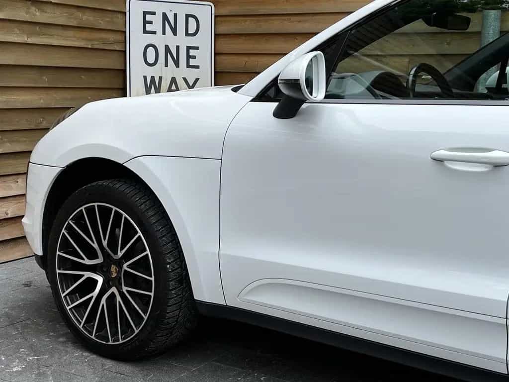 Porsche Macan Pano Navi SHZ LED Kamera 06/2020-photo-7