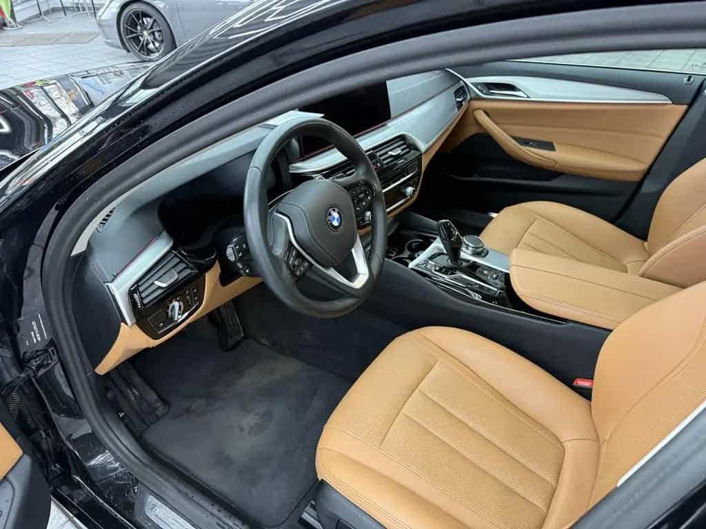 BMW 5 Series 520 dA Touring, Leder, 1 Hand, BMW Scheckheft 12/2022-photo-14