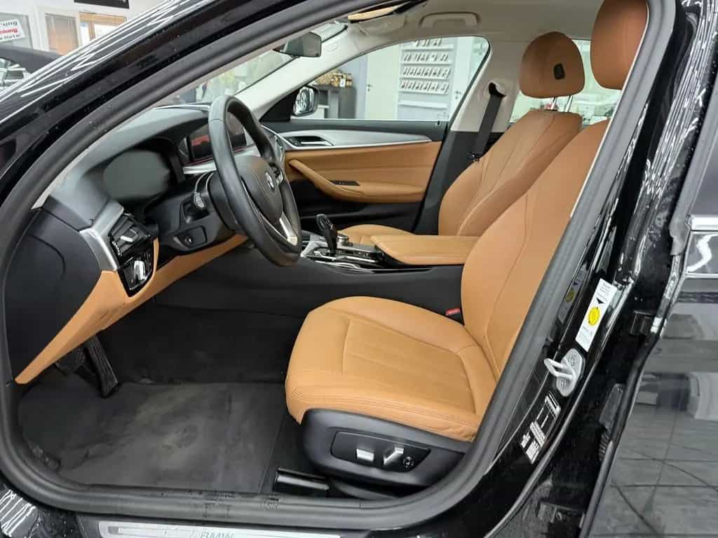 BMW 5 Series 520 dA Touring, Leder, 1 Hand, BMW Scheckheft 12/2022-photo-15