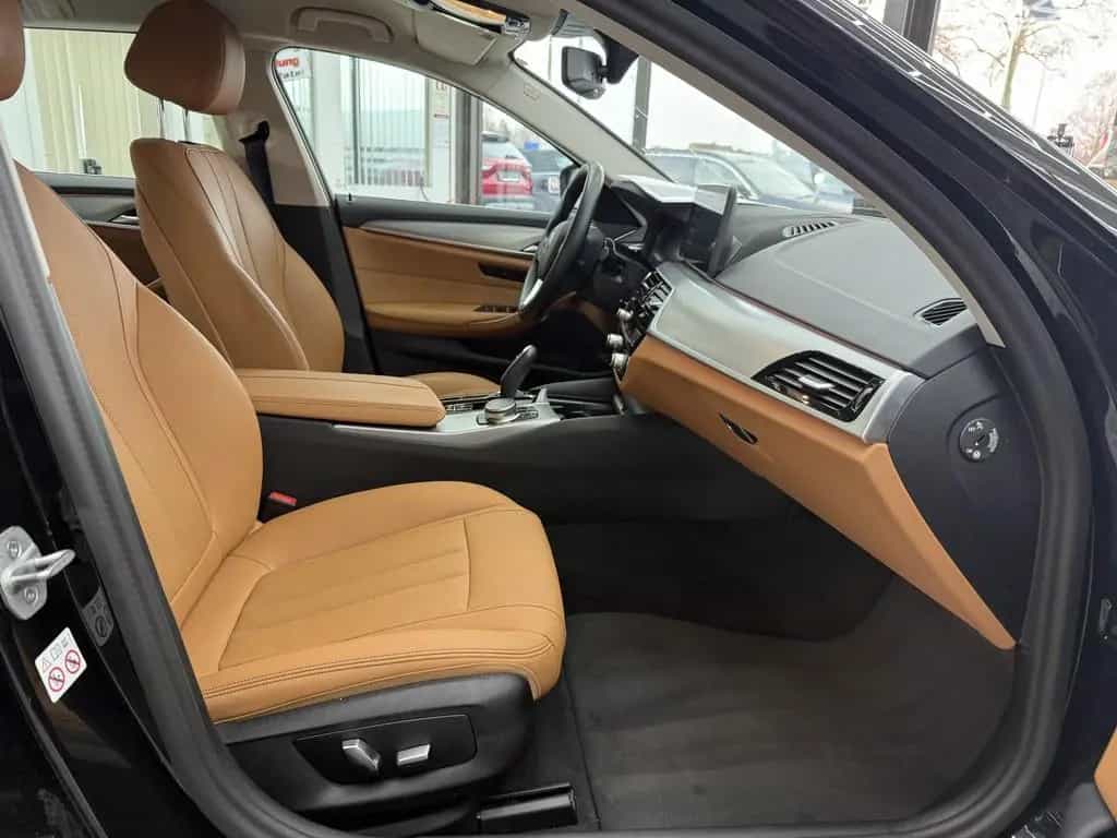 BMW 5 Series 520 dA Touring, Leder, 1 Hand, BMW Scheckheft 12/2022-photo-19