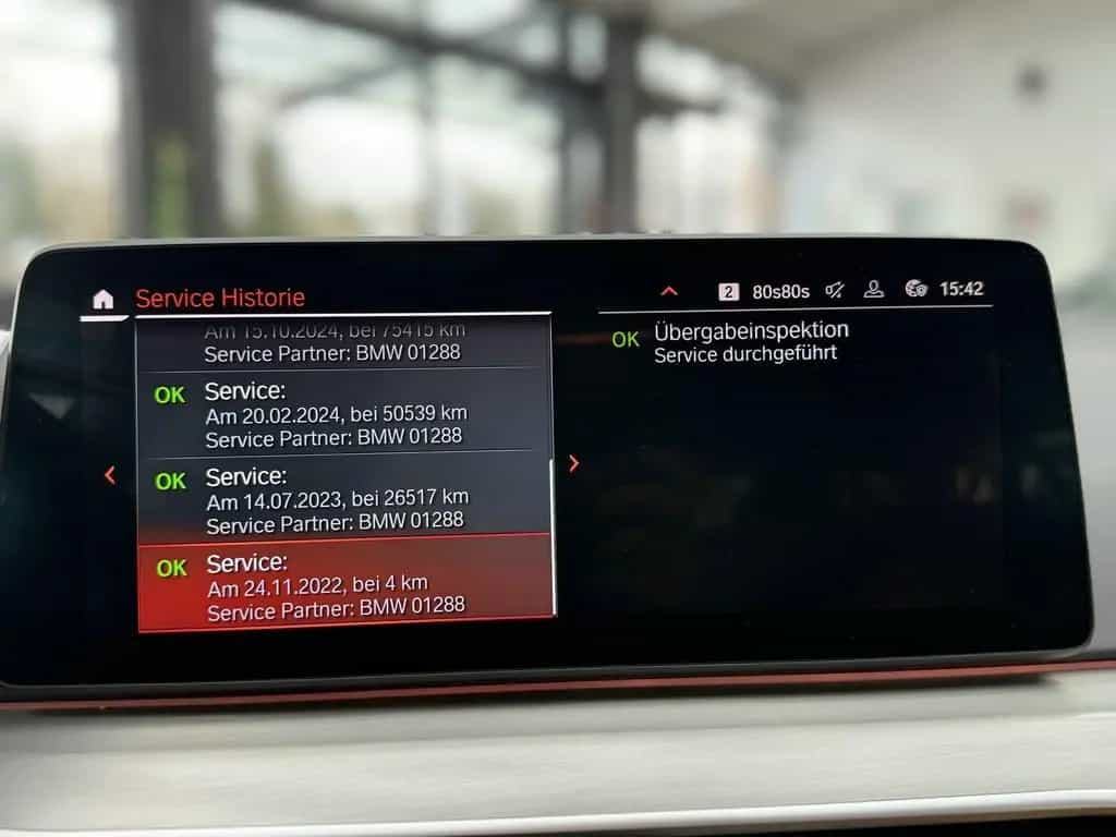 BMW 5 Series 520 dA Touring, Leder, 1 Hand, BMW Scheckheft 12/2022-photo-8