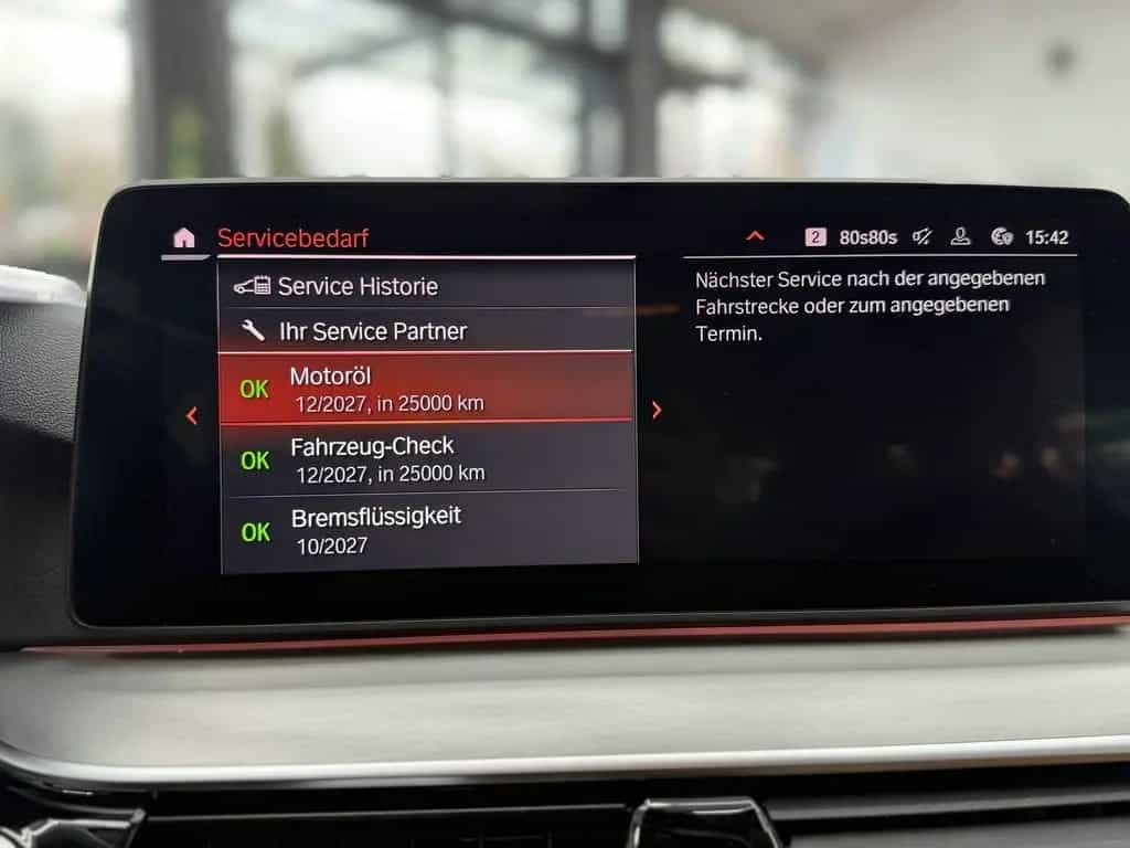 BMW 5 Series 520 dA Touring, Leder, 1 Hand, BMW Scheckheft 12/2022-photo-9