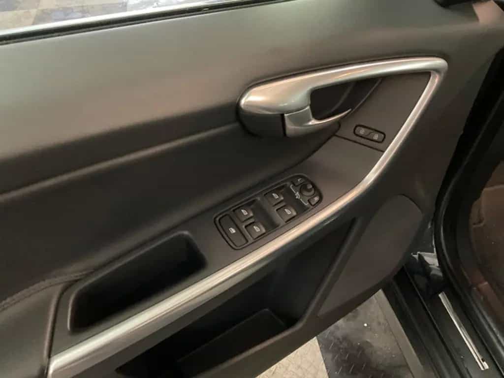Volvo XC60 Summum 2WD Aut.Navi.Tüv05-2027 05/2017-photo-30