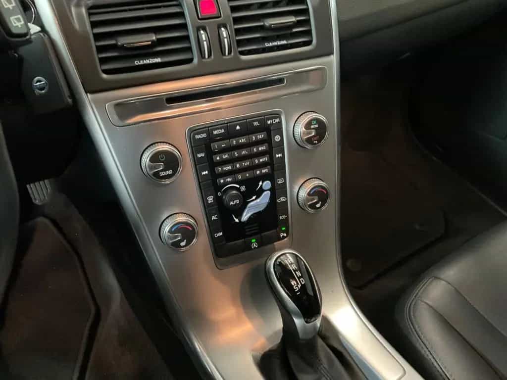 Volvo XC60 Summum 2WD Aut.Navi.Tüv05-2027 05/2017-photo-37