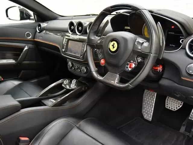 Ferrari FF 6,3 V12 4x4 06/2014-photo-12