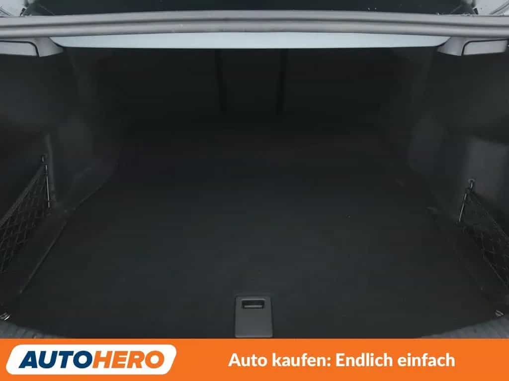 Mercedes-Benz C-Class 180 Avantgarde Aut.*NAV*LED*TEMP*CAM*PDC*SHZ* 06/2020-photo-17