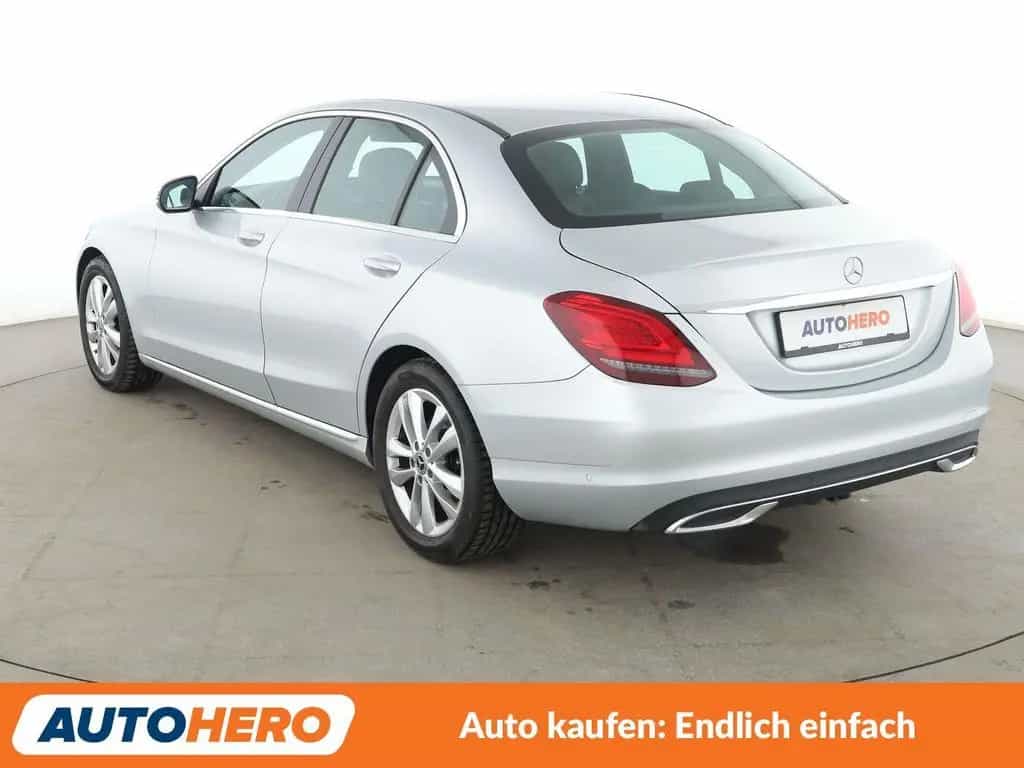 Mercedes-Benz C-Class 180 Avantgarde Aut.*NAV*LED*TEMP*CAM*PDC*SHZ* 06/2020-photo-3
