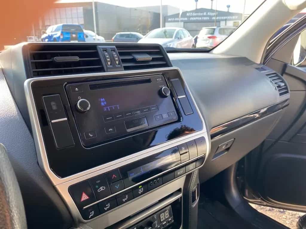 Toyota Land Cruiser 2.8 D-4D Automatik *SmartKey*BT*PDC 03/2020-photo-25