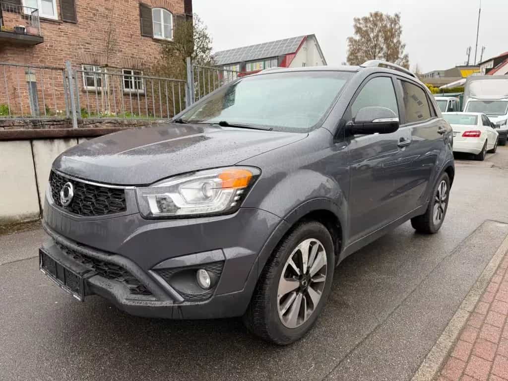 Ssangyong Korando Leder Automatik 4x4 04/2015-photo-1