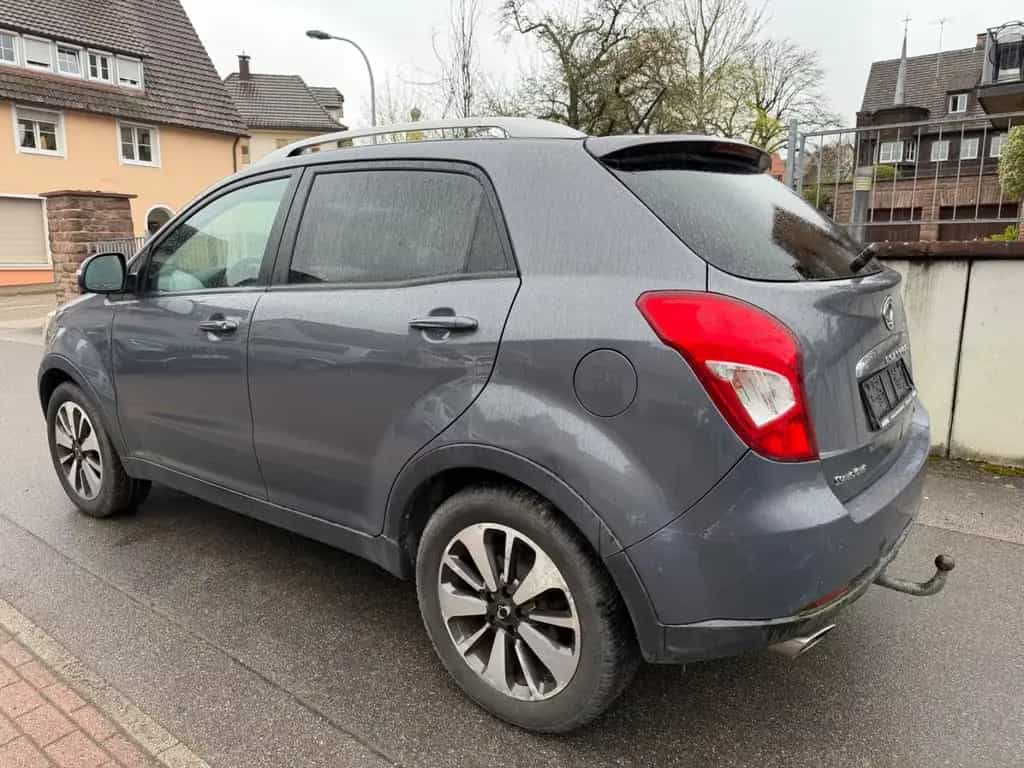 Ssangyong Korando Leder Automatik 4x4 04/2015-photo-3
