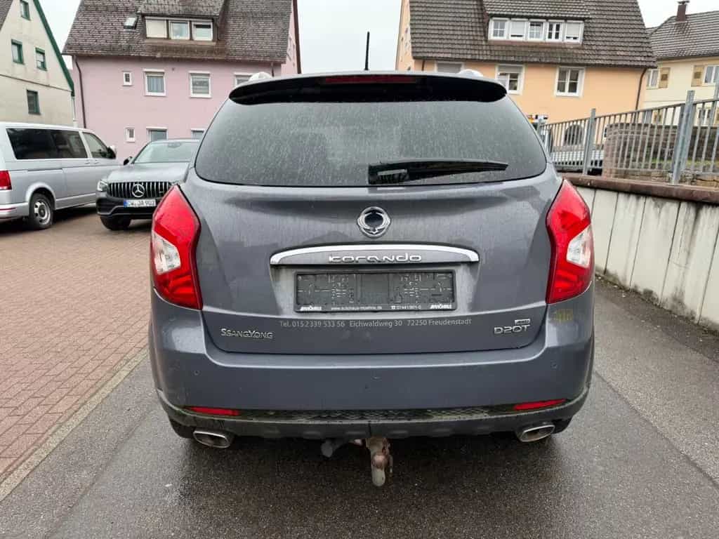 Ssangyong Korando Leder Automatik 4x4 04/2015-photo-4