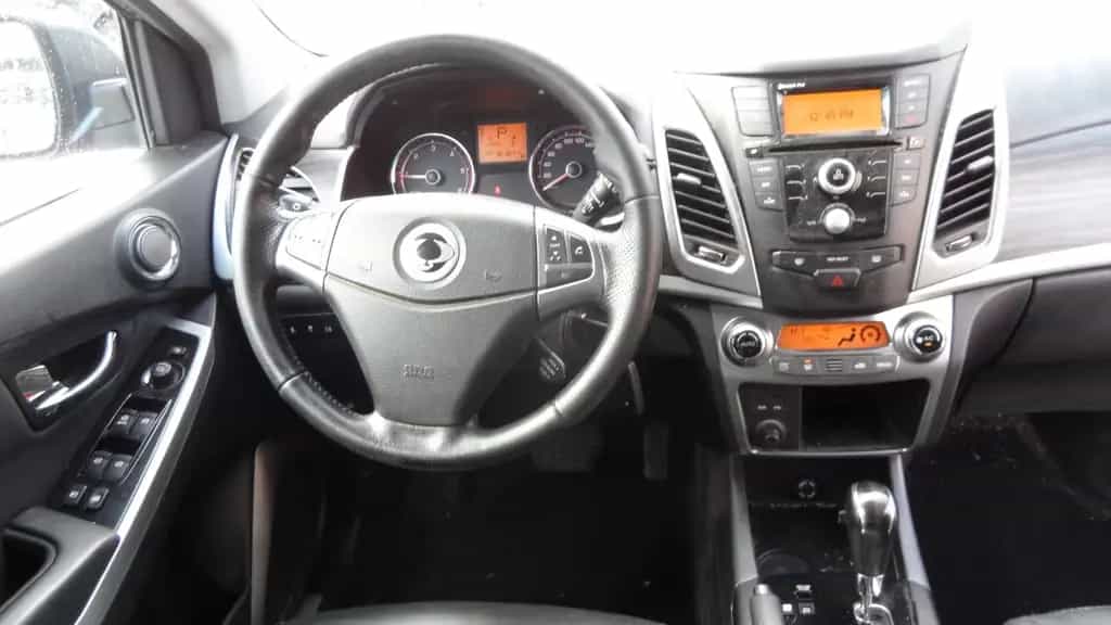 Ssangyong Korando Leder Automatik 4x4 04/2015-photo-9