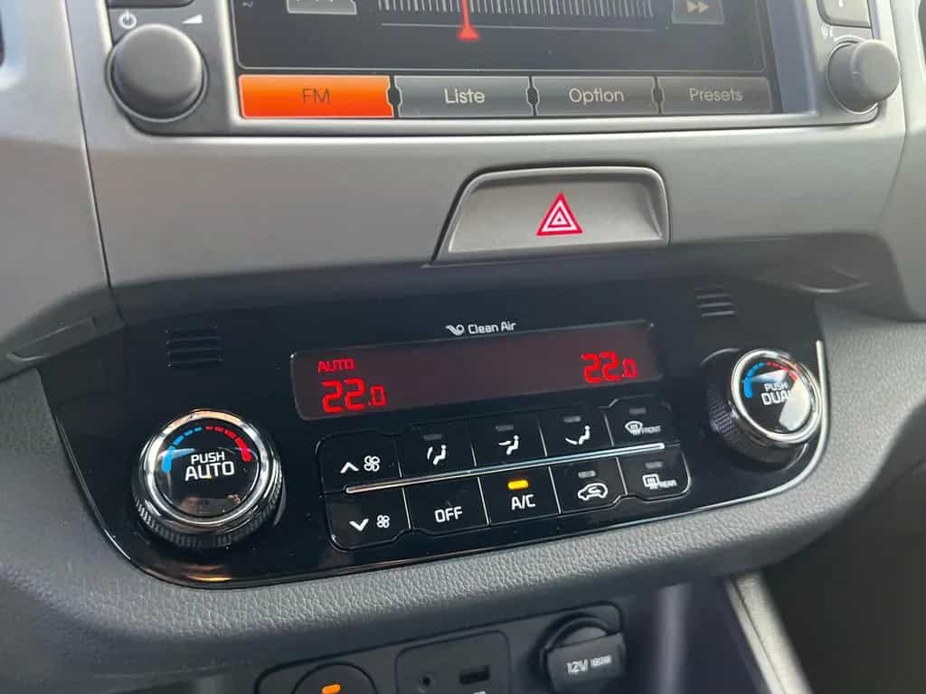 Kia Sportage Platinum 20J Edition 4WD 06/2015-photo-24