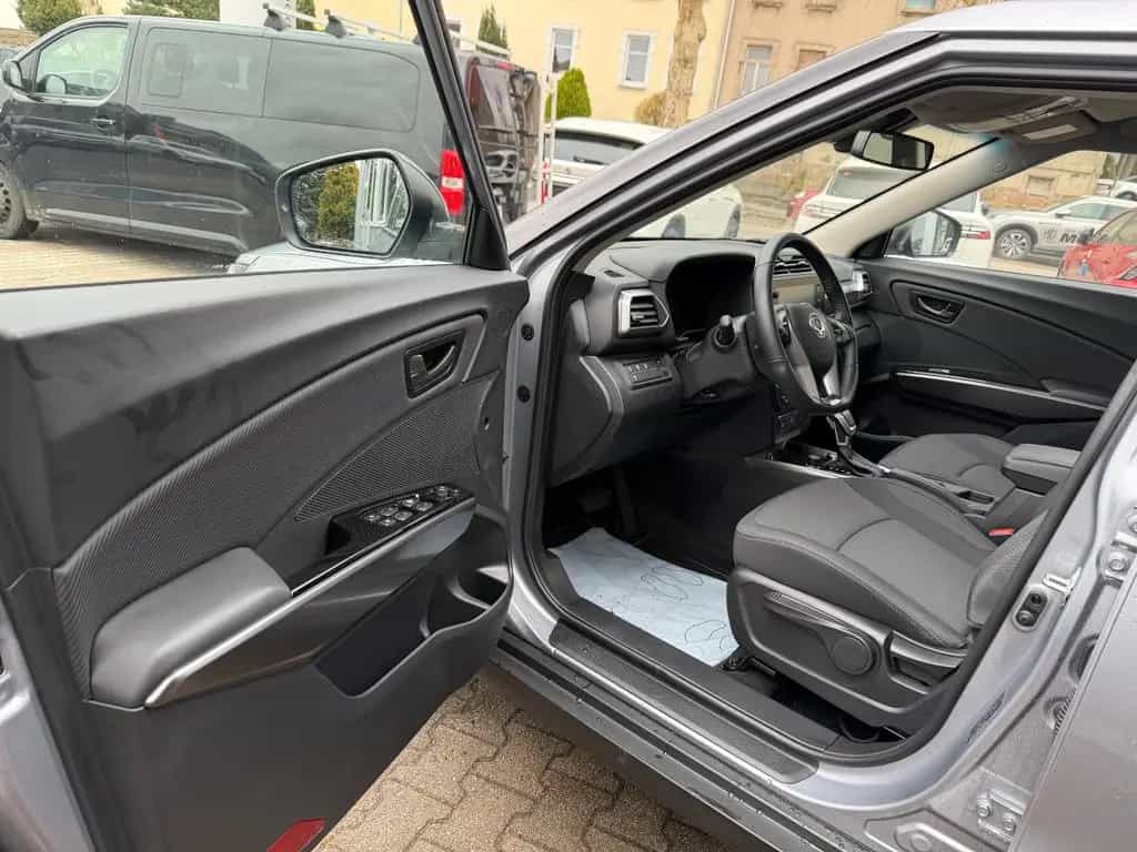 KGM Tivoli 1.5 T-GDI Nomad Kamera, Navi, Automatik 02/2025-photo-5
