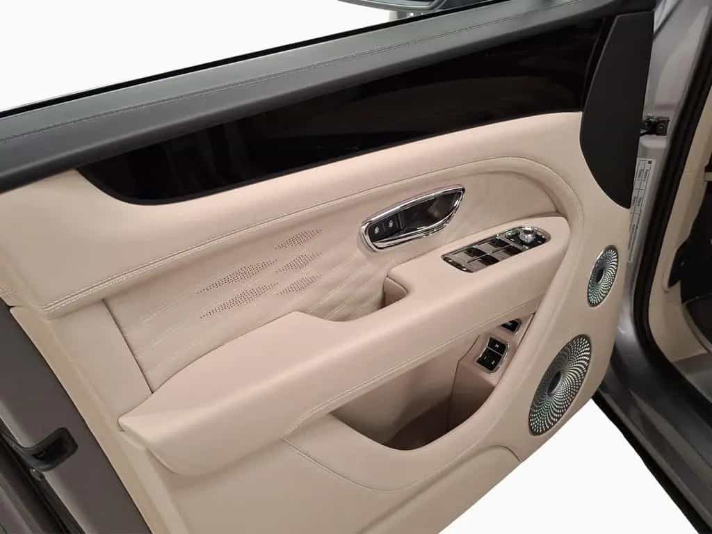 Bentley Bentayga Atelier Edition null-photo-11