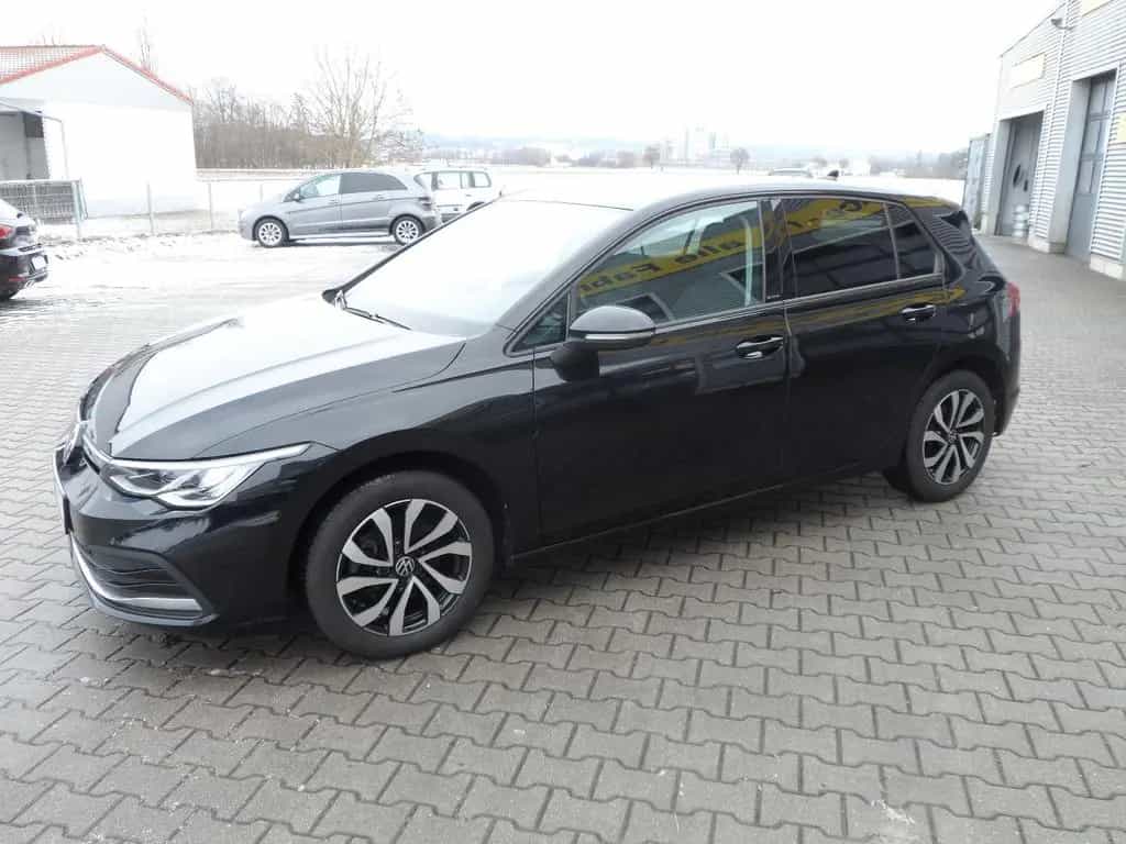 Volkswagen Golf VIII Lim. Active/Navi/PDC/LRH/SHZ/8xALU/Top 06/2021-photo-1