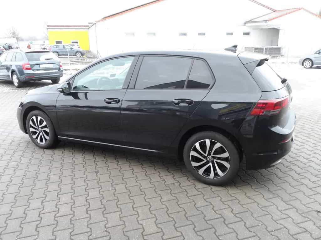 Volkswagen Golf VIII Lim. Active/Navi/PDC/LRH/SHZ/8xALU/Top 06/2021-photo-11