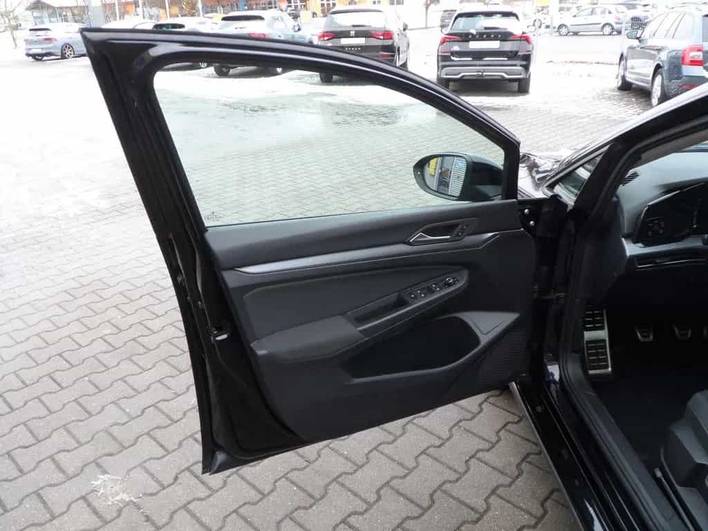 Volkswagen Golf VIII Lim. Active/Navi/PDC/LRH/SHZ/8xALU/Top 06/2021-photo-20