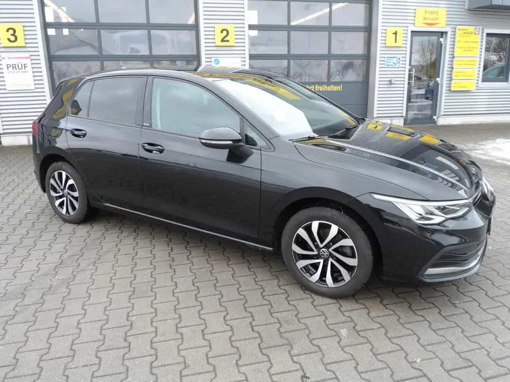 Volkswagen Golf VIII Lim. Active/Navi/PDC/LRH/SHZ/8xALU/Top 06/2021-photo-4