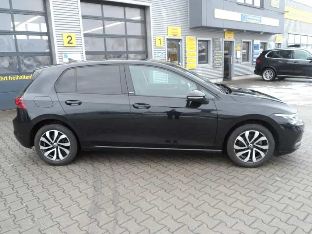 Volkswagen Golf VIII Lim. Active/Navi/PDC/LRH/SHZ/8xALU/Top 06/2021-photo-5
