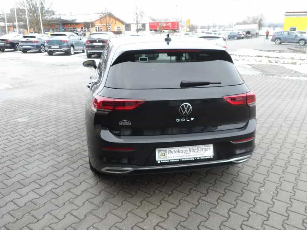 Volkswagen Golf VIII Lim. Active/Navi/PDC/LRH/SHZ/8xALU/Top 06/2021-photo-9