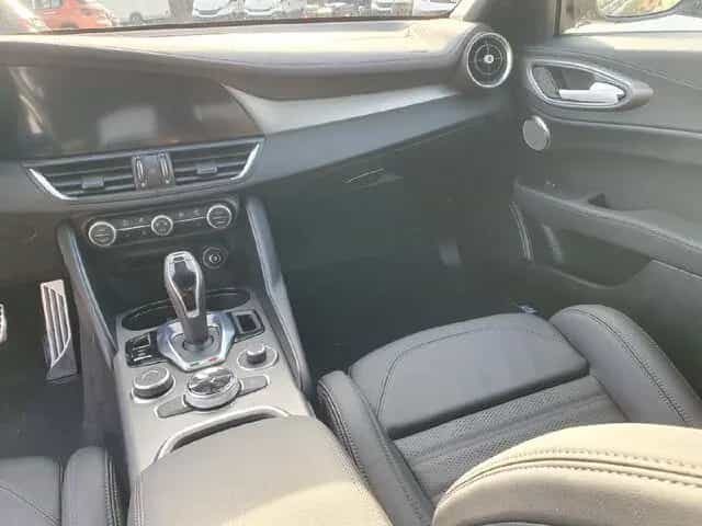 Alfa Romeo Giulia Veloce Q4 03/2024-photo-10