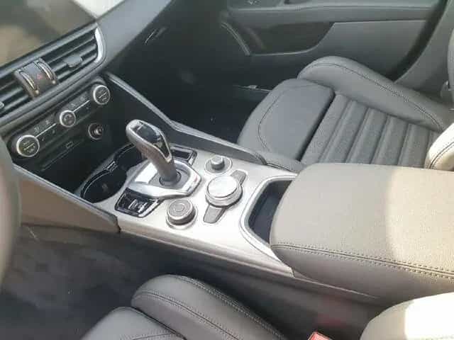 Alfa Romeo Giulia Veloce Q4 03/2024-photo-7