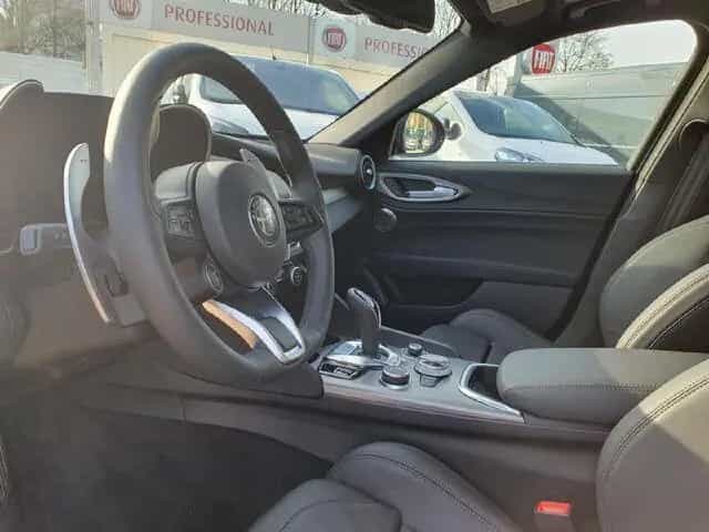 Alfa Romeo Giulia Veloce Q4 03/2024-photo-8