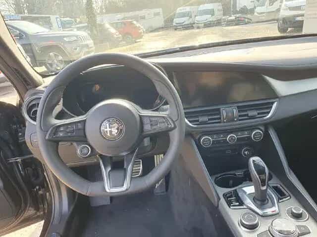 Alfa Romeo Giulia Veloce Q4 03/2024-photo-9