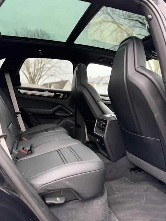 Porsche Cayenne Platinum Edition 07/2022-photo-10