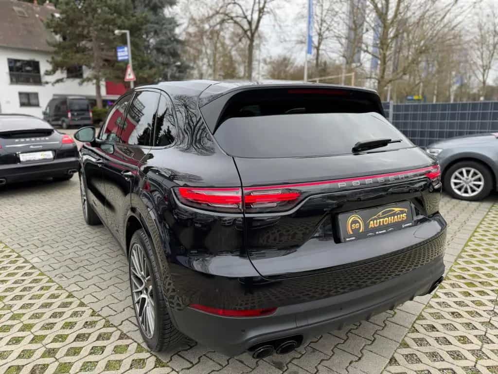 Porsche Cayenne Platinum Edition 07/2022-photo-16