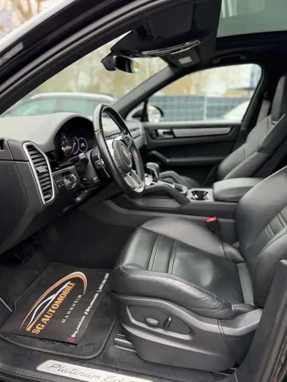 Porsche Cayenne Platinum Edition 07/2022-photo-5