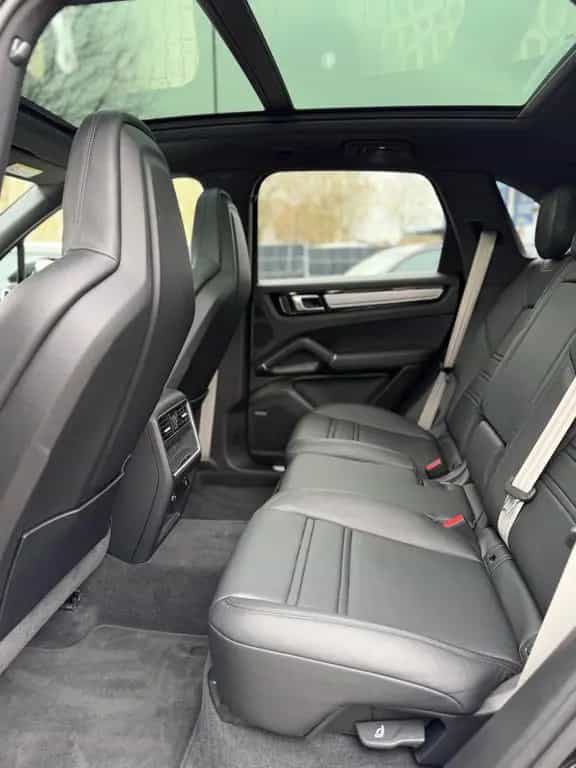 Porsche Cayenne Platinum Edition 07/2022-photo-7