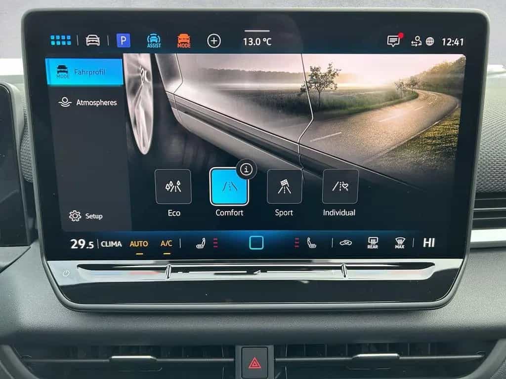 Volkswagen T-Roc 1.5 eTSI R-Line Matrix 360° Pano Black AHK null-photo-13