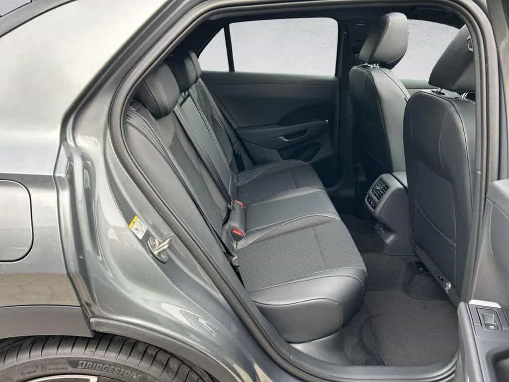 Volkswagen T-Roc 1.5 eTSI R-Line Matrix 360° Pano Black AHK null-photo-23