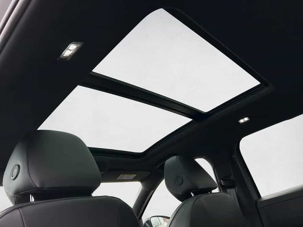 Volkswagen T-Roc 1.5 eTSI R-Line Matrix 360° Pano Black AHK null-photo-25